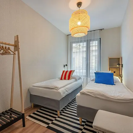 Apartment 3 Bedroom W Garage And Balcony Budapest