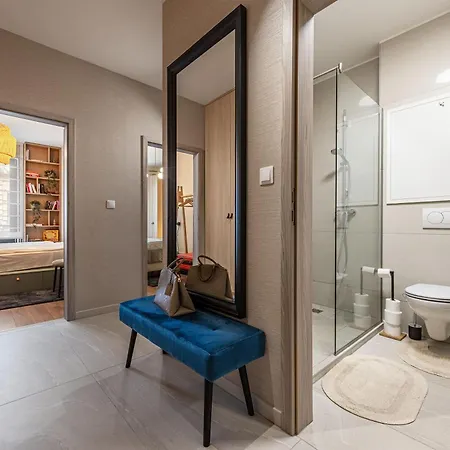 3 Bedroom W Garage And Balcony *