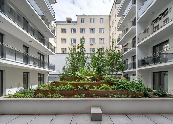 3 Bedroom W Garage&balcony Budapest
