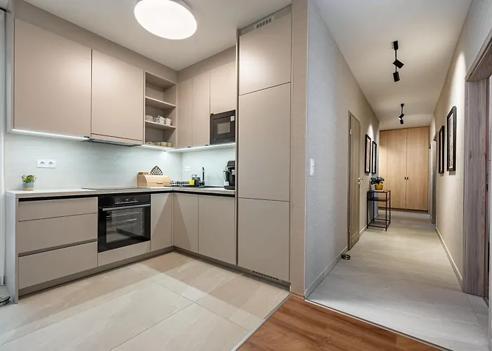 3 Bedroom W Garage&balcony Appartamento