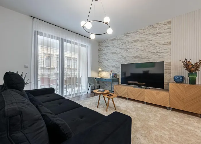 3 Bedroom W Garage&balcony Budapest