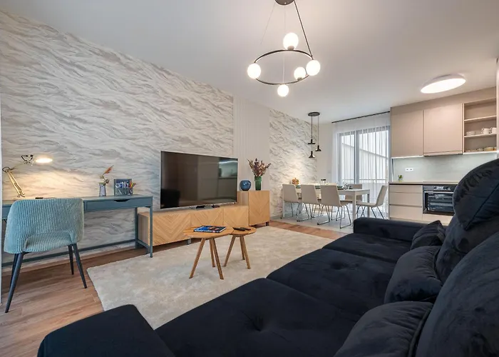 3 Bedroom W Garage&balcony Appartamento